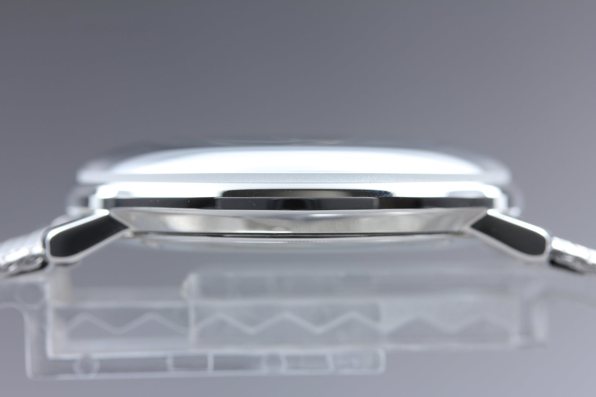 JUNGHANS バウハウス ﾏｯｸｽﾋﾞﾙ ドイツ製 高級ミニマルデザイン｜サファイアクリスタル｜メッシュベルト メンズ