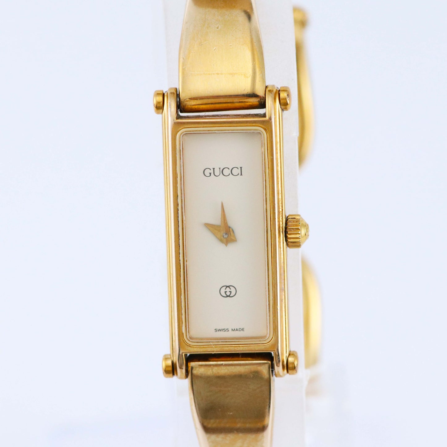 Vintage Gucci 1500L Gold Bracelet Watch – Swiss Made, 1990s