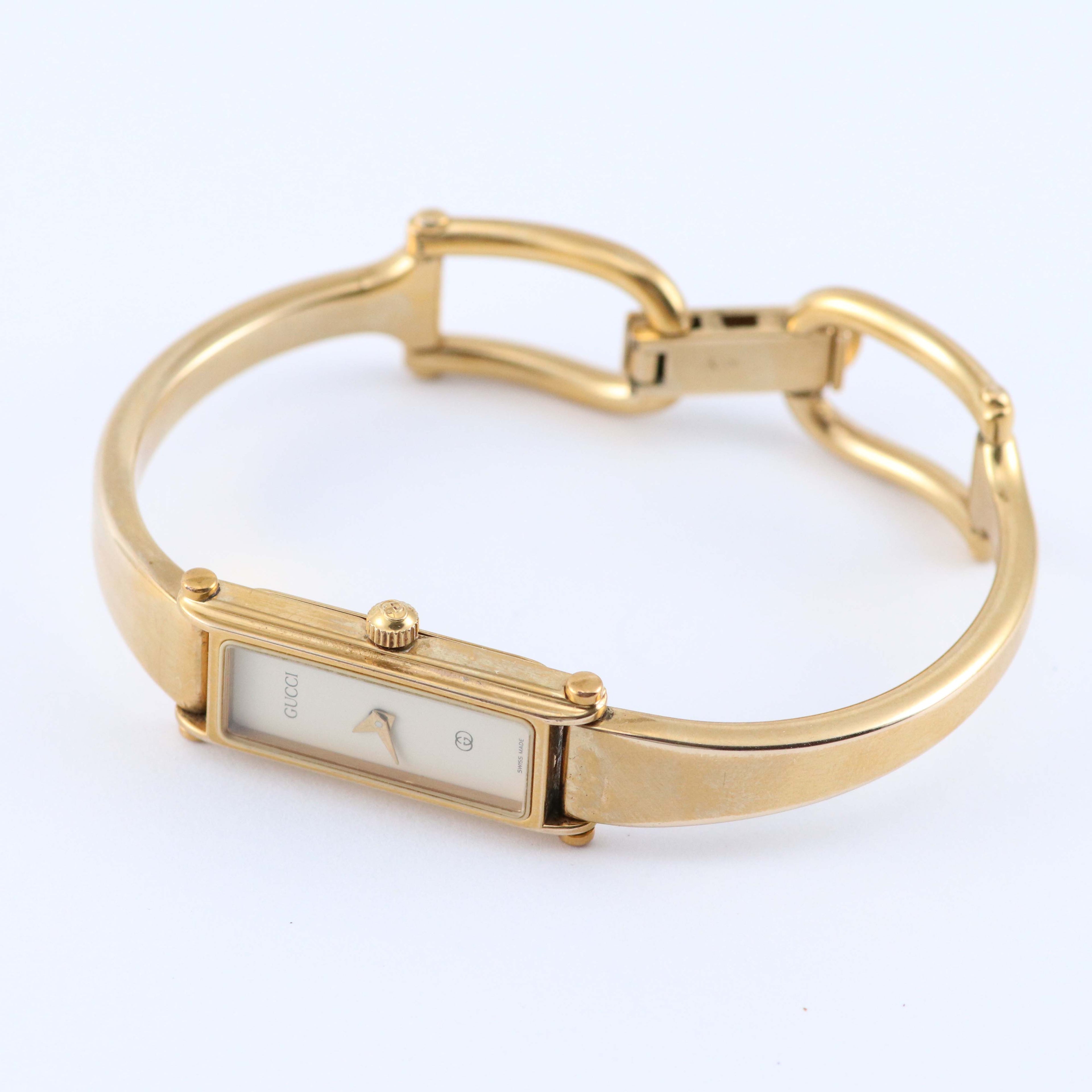 Vintage Gucci 1500L Gold Bracelet Watch – Swiss Made, 1990s