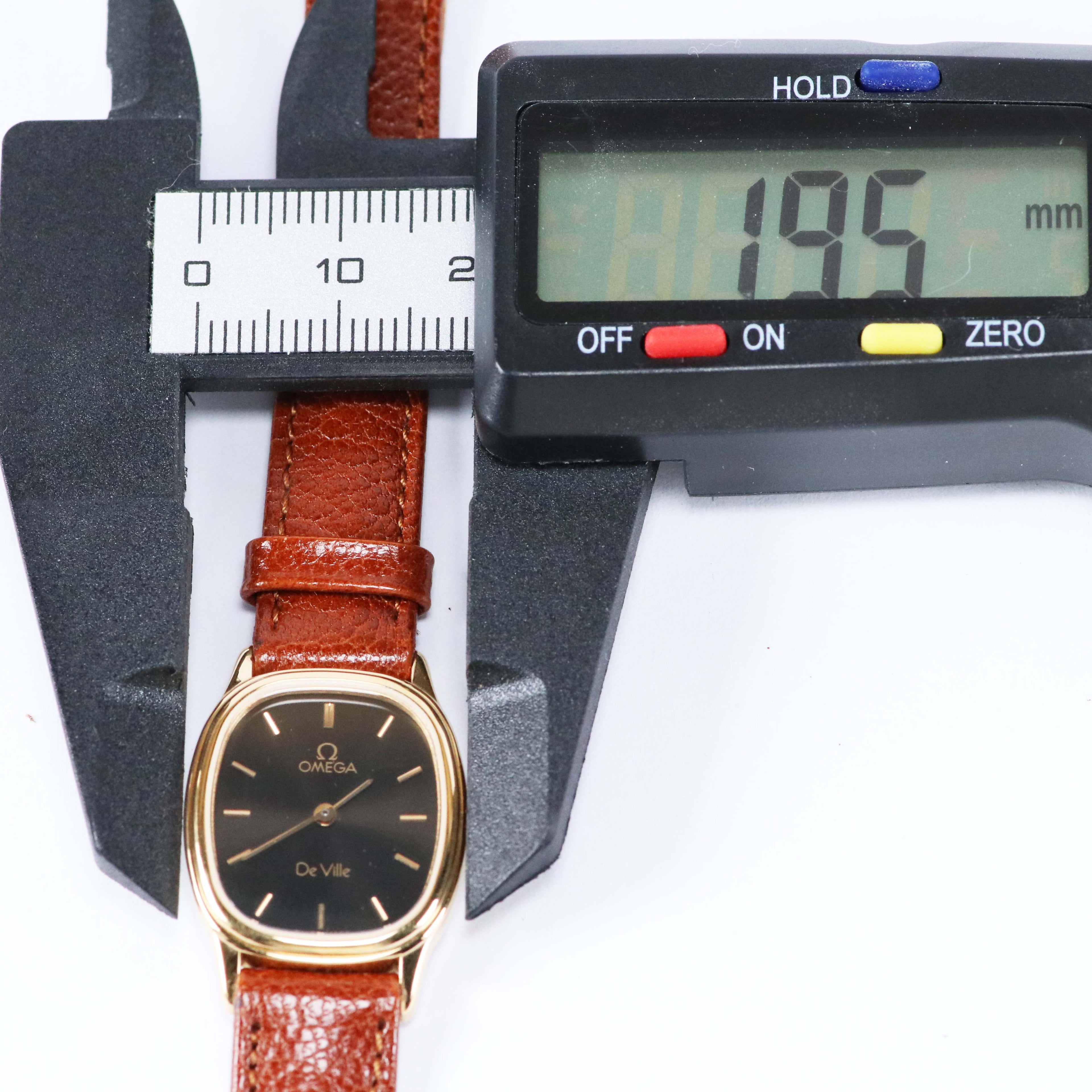 OMEGA De Ville ヴィンテージ レディース腕時計 ゴールドケース クォーツ