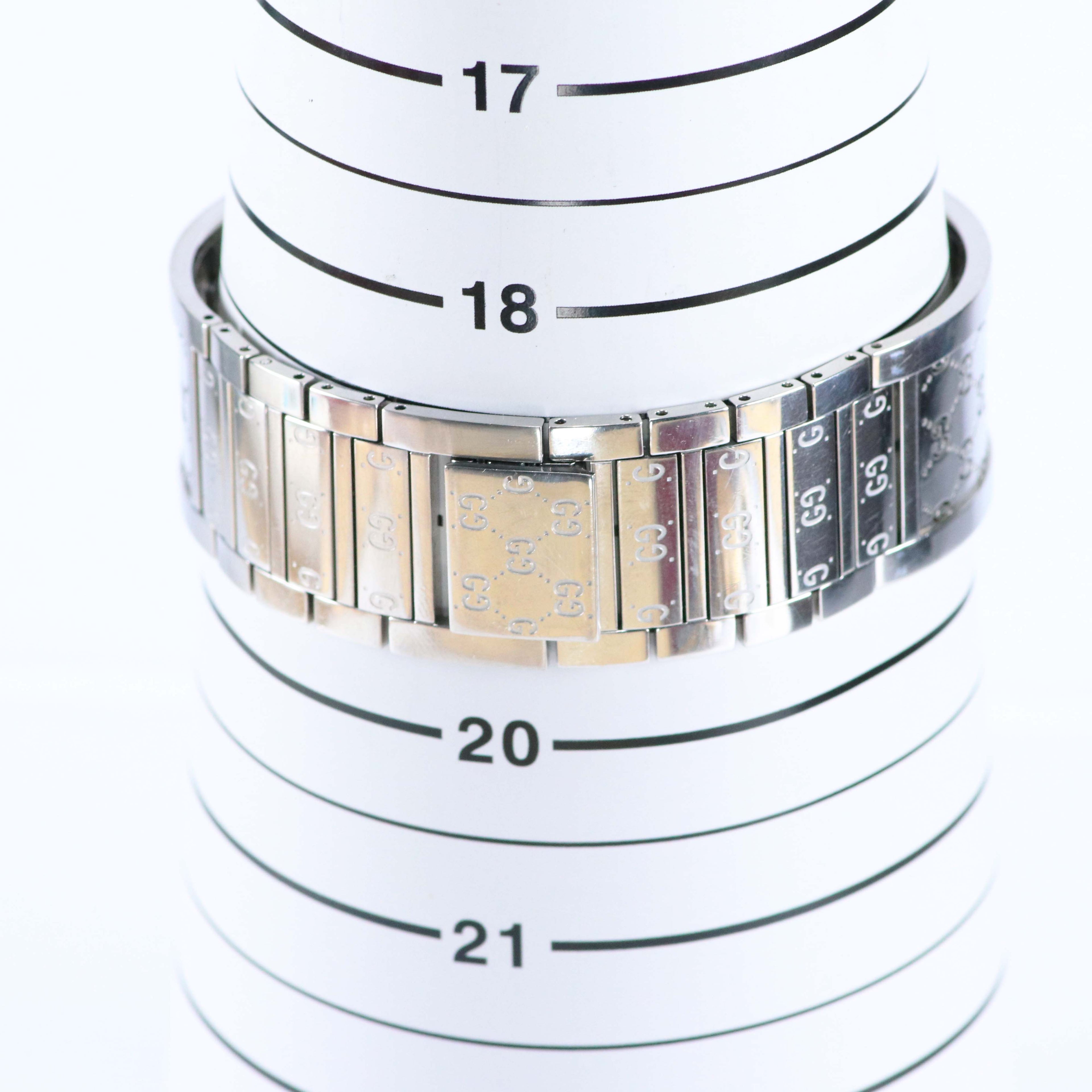 GUCCI ヴィンテージ バングルウォッチ レディース シルバー GG柄 スイス製 クォーツ 約23mm