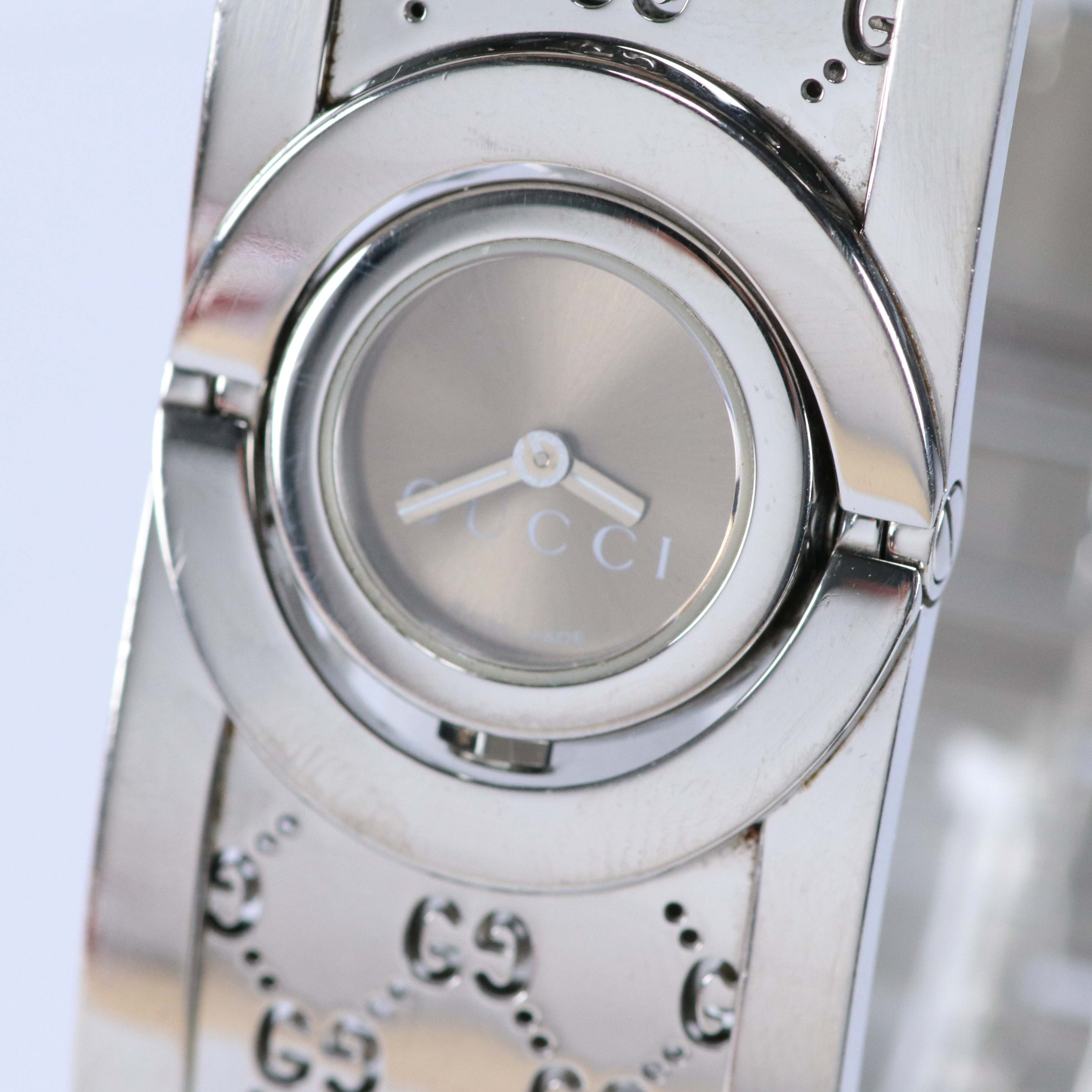 GUCCI ヴィンテージ バングルウォッチ レディース シルバー GG柄 スイス製 クォーツ 約23mm