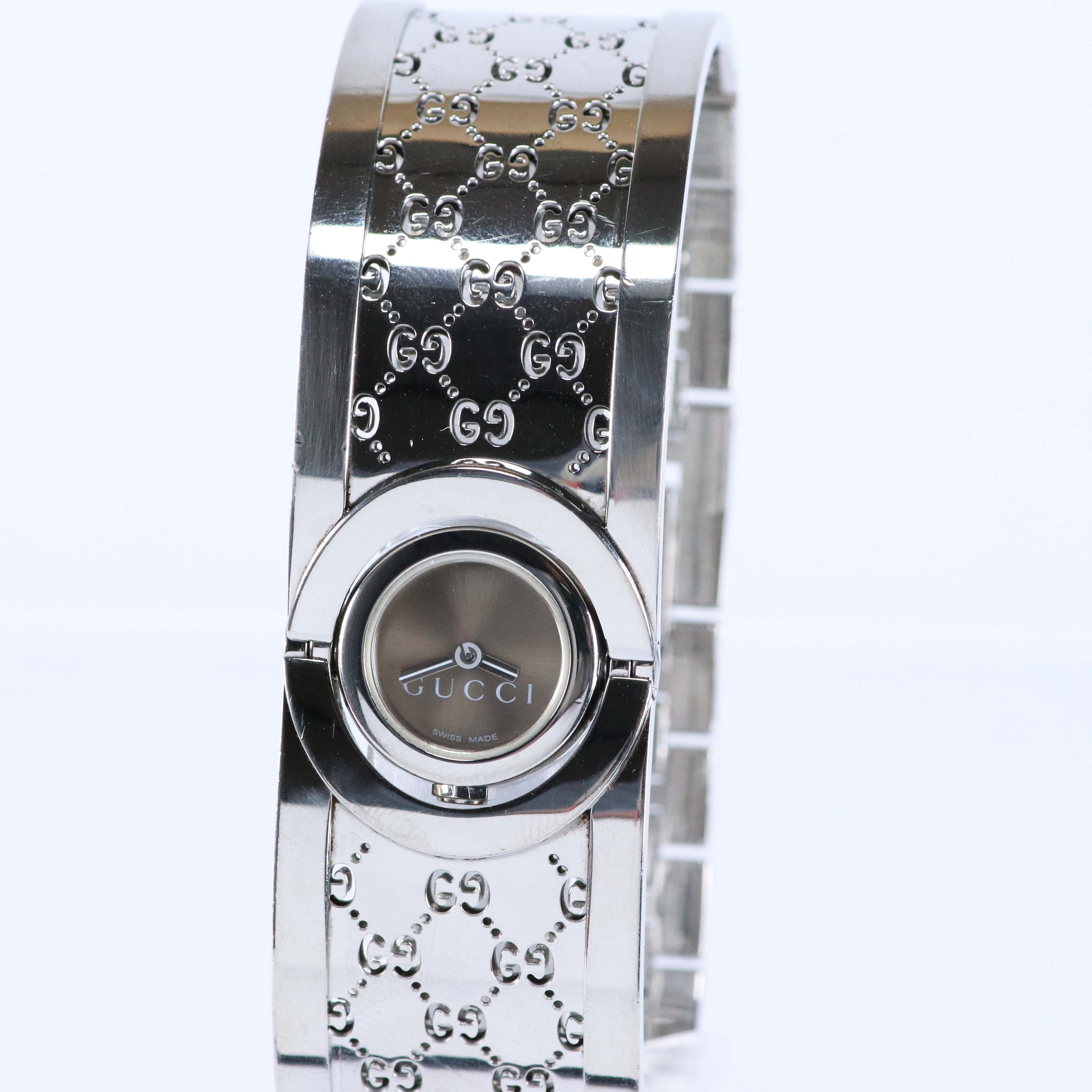 GUCCI ヴィンテージ バングルウォッチ レディース シルバー GG柄 スイス製 クォーツ 約23mm