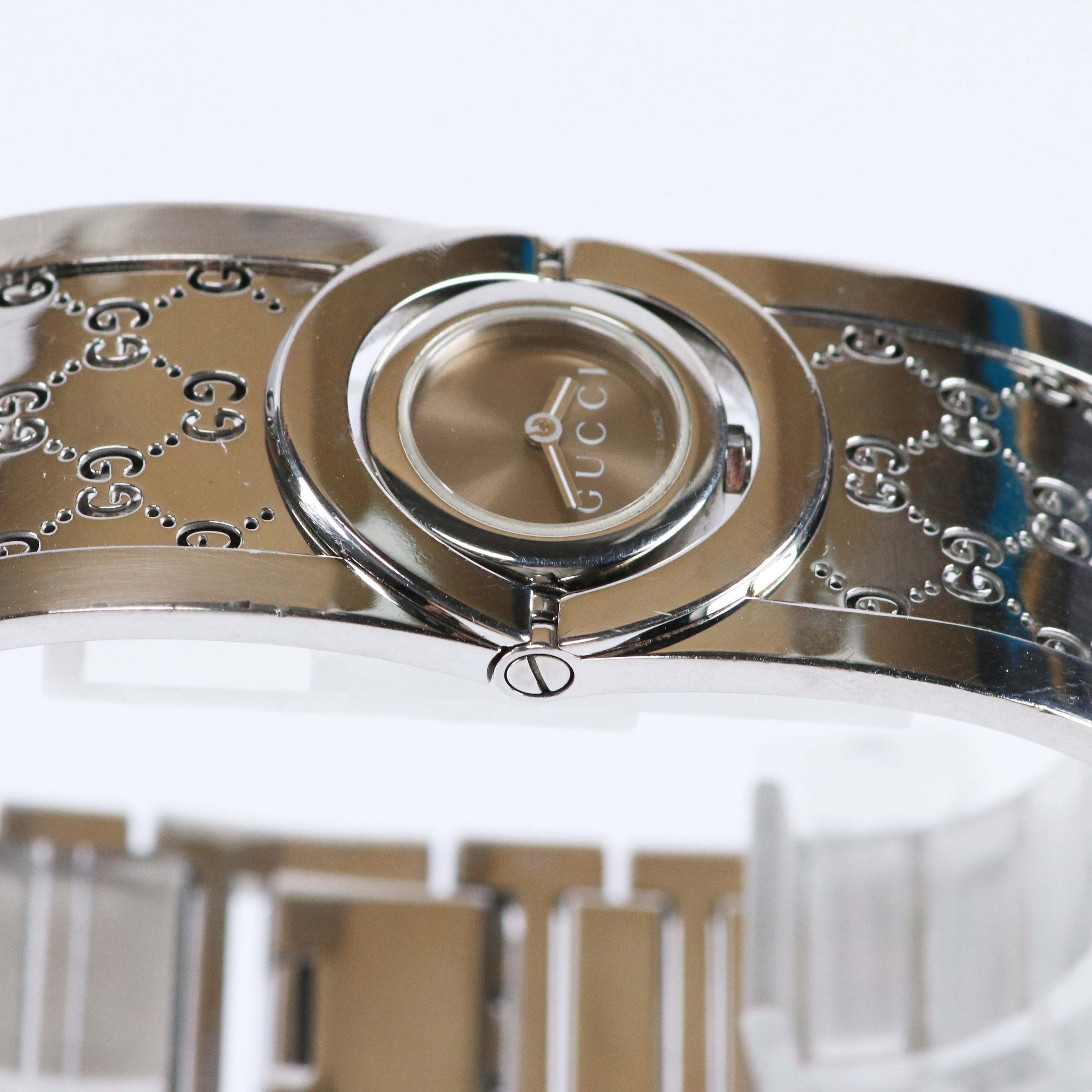 GUCCI ヴィンテージ バングルウォッチ レディース シルバー GG柄 スイス製 クォーツ 約23mm