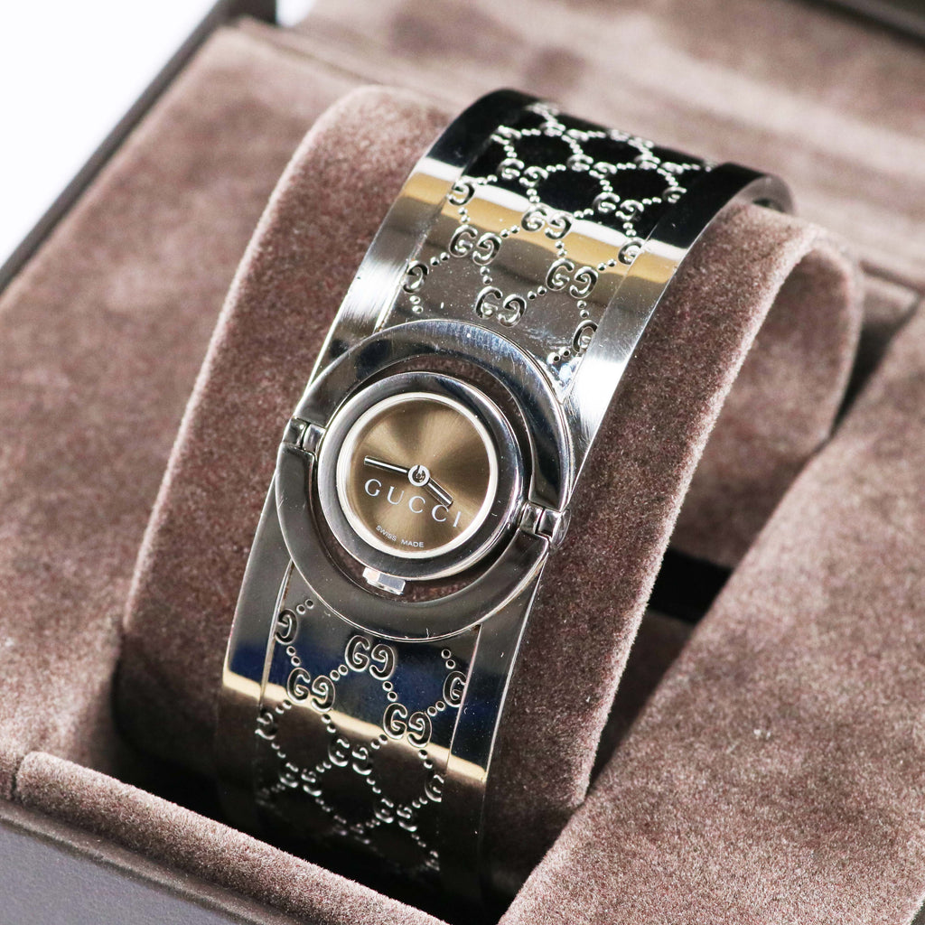 GUCCI ヴィンテージ バングルウォッチ レディース シルバー GG柄 スイス製 クォーツ 約23mm