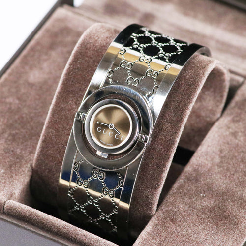 GUCCI ヴィンテージ バングルウォッチ レディース シルバー GG柄 スイス製 クォーツ 約23mm